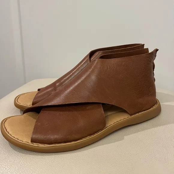 Born Iwa Brown Leather Comfortable Flat Sandals Women’s Size 10