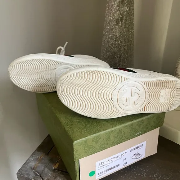 Boys Gucci White Sneakers with Green and Red Stripes