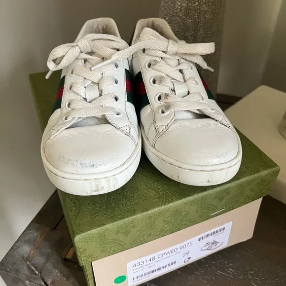 Boys Gucci White Sneakers with Green and Red Stripes