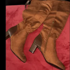 Brown Faux Suede Knee High Boots.  Size 11.  Brand new.