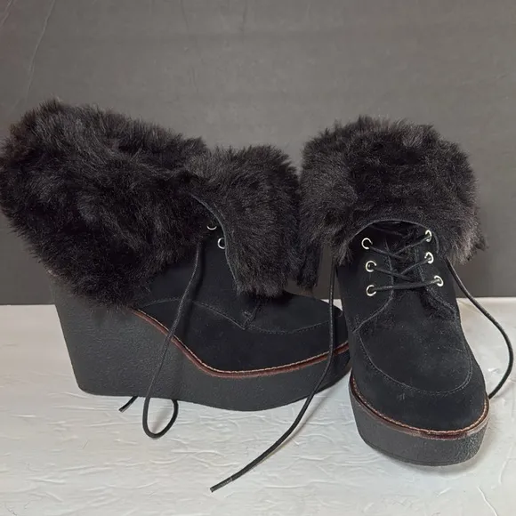 BUFFALO LONDON Black Fur-Lined Wedge Boots suede