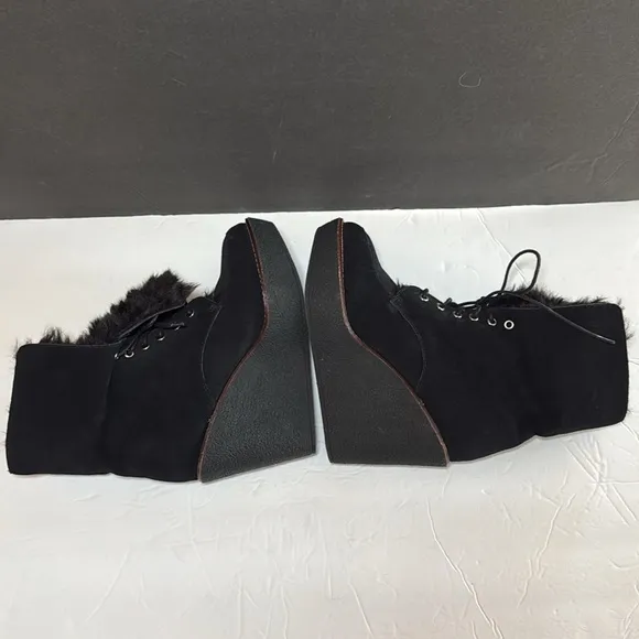 BUFFALO LONDON Black Fur-Lined Wedge Boots suede