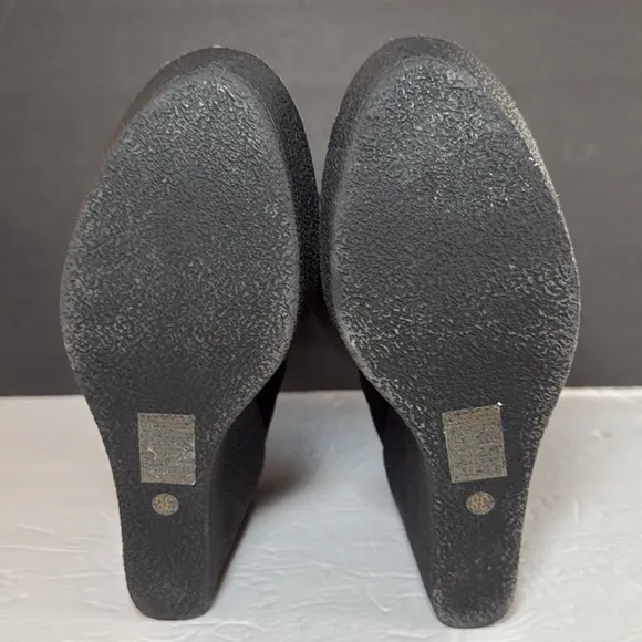 BUFFALO LONDON Black Fur-Lined Wedge Boots suede