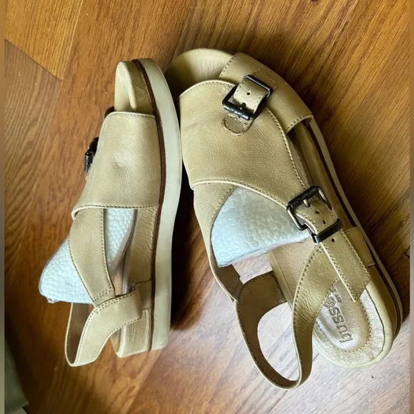 BUSSOLA Real Leather open toe sandals