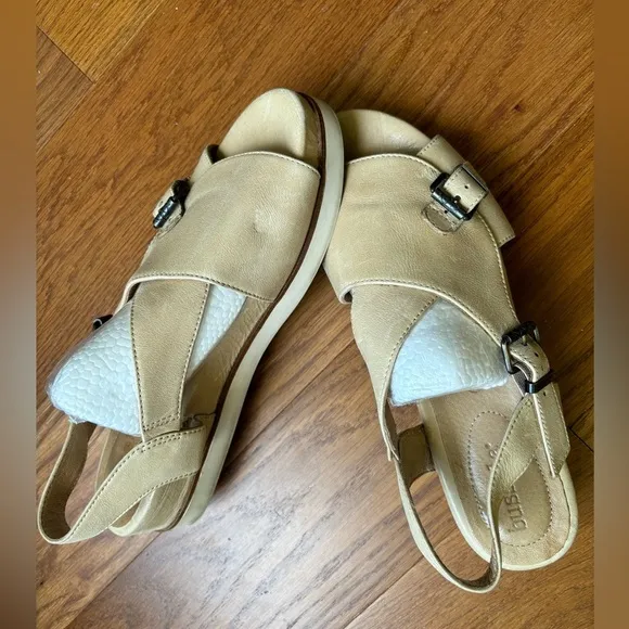 BUSSOLA Real Leather open toe sandals