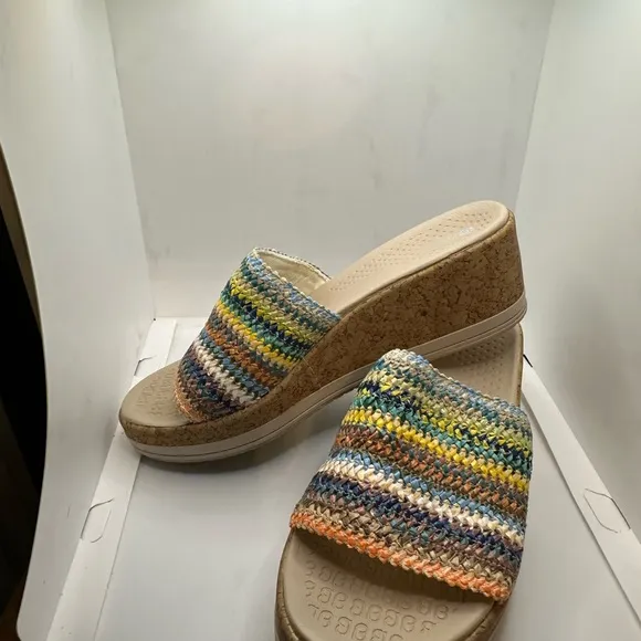 Bzees Cream and Tan Sandals with Woven Strap