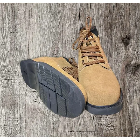 Calto tan suede boots. Size 9