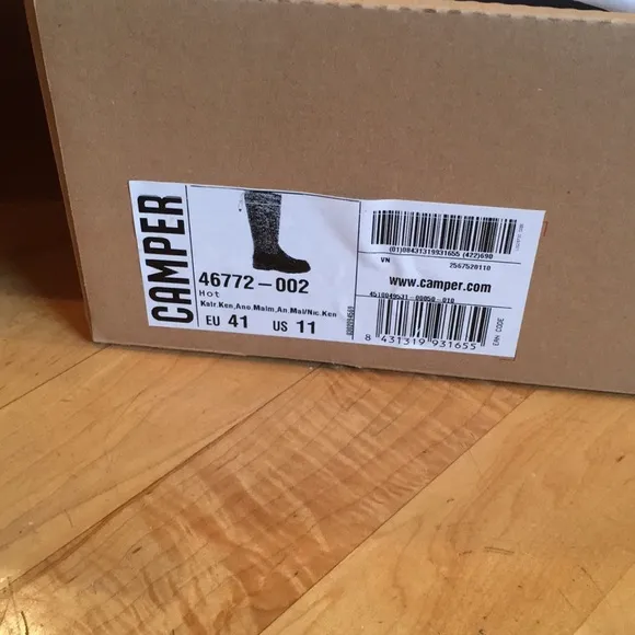 Camper insulated lug sole rain snow boots! Only worn once!