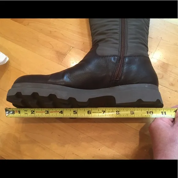 Camper insulated lug sole rain snow boots! Only worn once!
