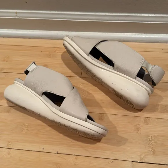 Camper Women's Cream Leather Balloon Sandals 38