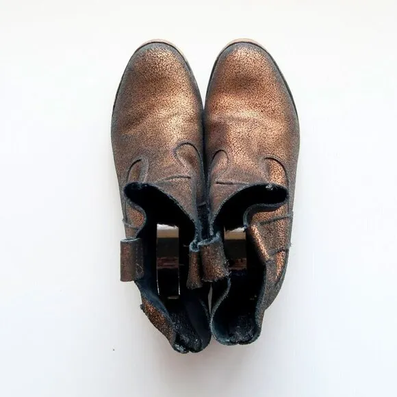 Charles David Bronze Leather Low Block Heel Ankle Boots / Booties Size 7