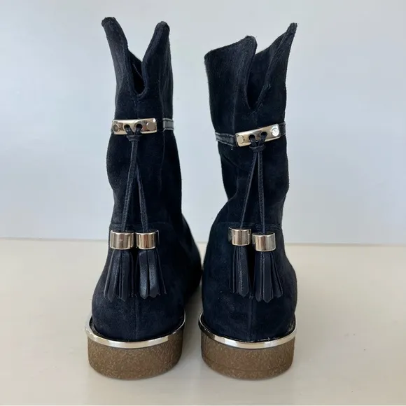CHARLES DAVID Italy Navy Raden Suede Hanging Tassel Bootie Ankle Boots Sz 9 NWOB