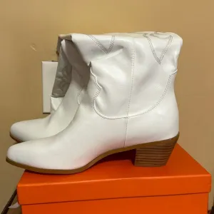 Cherws White Embroidered Boots