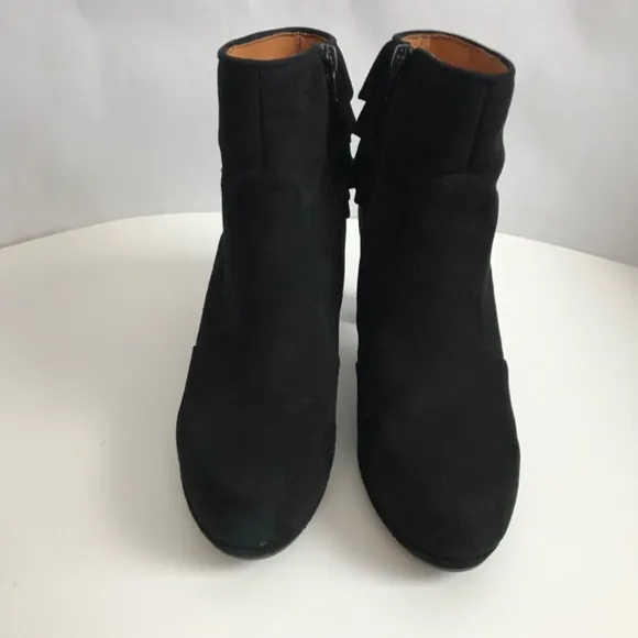 Chie Mihara Paxa Black Suede Platform Boots Size 38/8 Ruffle Back Made in Spain
