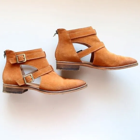 Chinese Laundry Dandie Tan Suede Low Block Heel Cutout Ankle Boots Booties Sz 7