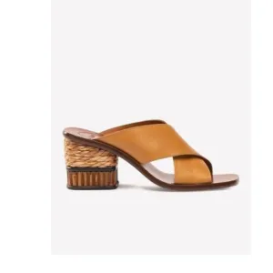 Chloe Laia Leather Sandals, size 39