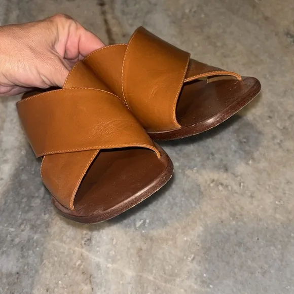 Chloe Laia Leather Sandals, size 39