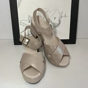 Chocolat Blu Ginny Chunky Heel Sandals Champagne Women’s Size US 8.5