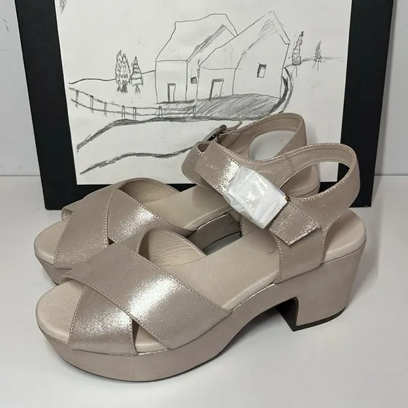Chocolat Blu Ginny Chunky Heel Sandals Champagne Women’s Size US 8.5