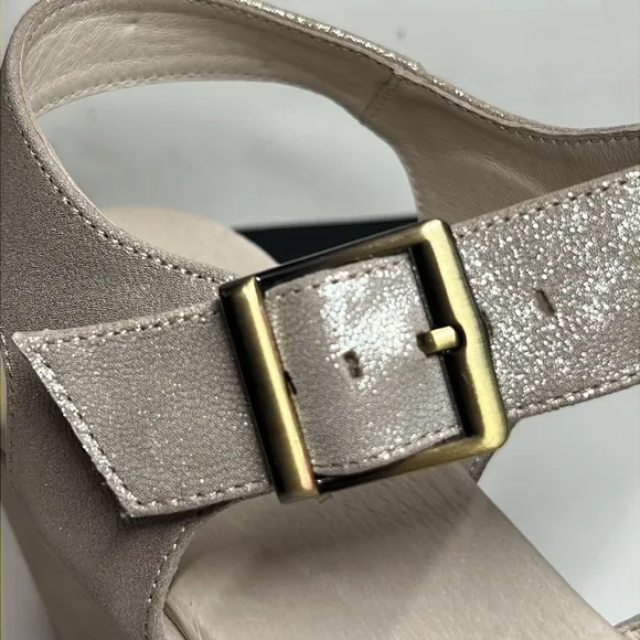 Chocolat Blu Ginny Chunky Heel Sandals Champagne Women’s Size US 8.5