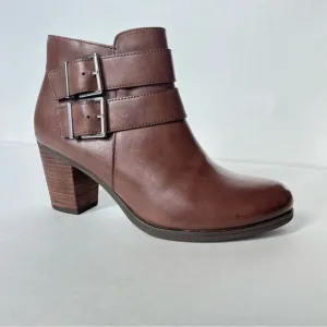 Clarks Artisan Palma Rena Side Zip Brown Western Heeled Ankle Boot Bootie SZ 8.5