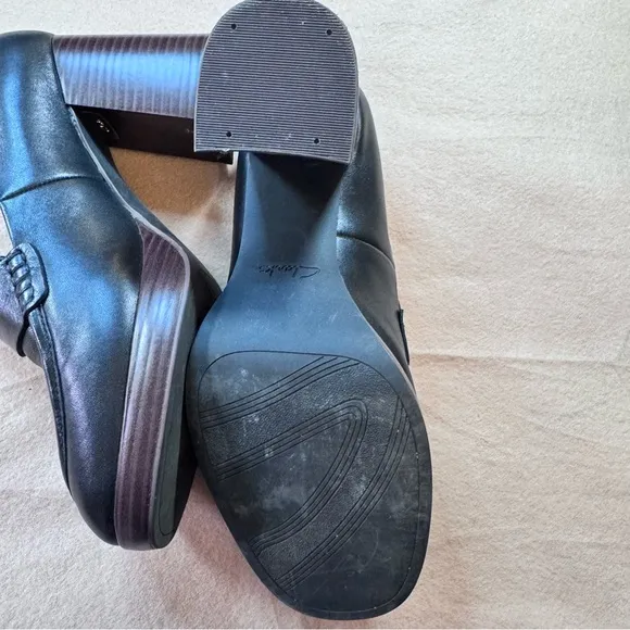 Clarks Black Heels Classic Design