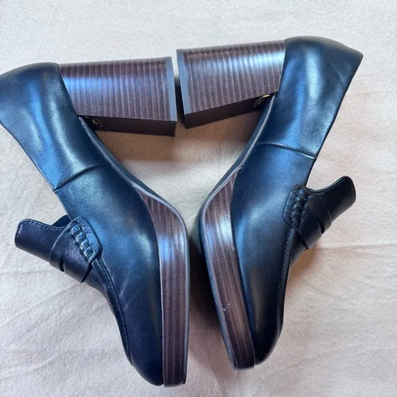 Clarks Black Heels Classic Design