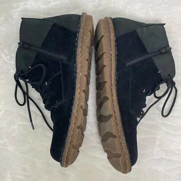 Clarks Collection Women's Sz 9 Tamitha Key Black Suede Lace-up Chukka Ankle Boot