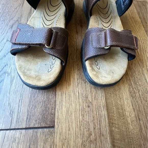 Clarks Men's Hapsford Creek Sandals Brown Tumbled Leather Sz 10.5 Outdoor Beach