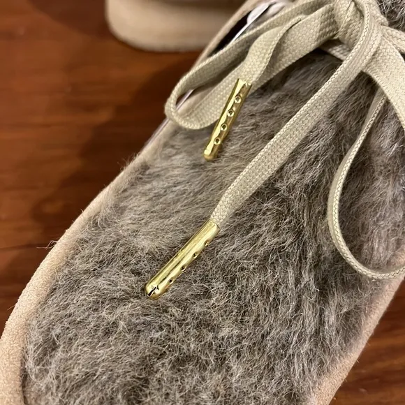 Clarks Wallabee Chukka Boots Faux Fur Tan Interest new Women’s Size 6
