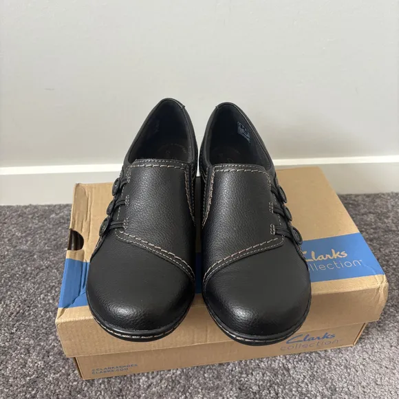 Clarks Women's 7W Black with Stitching Ashland Effie Flats / Dress Shoes NIB