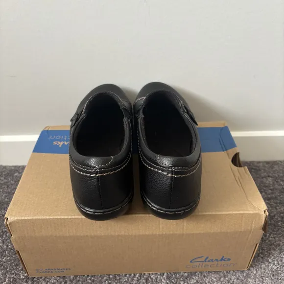 Clarks Women's 7W Black with Stitching Ashland Effie Flats / Dress Shoes NIB