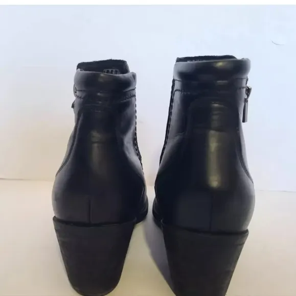 Clarks Womens Black Leather Neva Zip Waterproof Wide Ankle Boots US 11