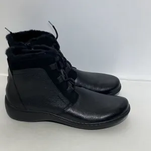 Clarks Women's Black Leather Collection Cora Chai Ankle Boots Size 9.5 NWT