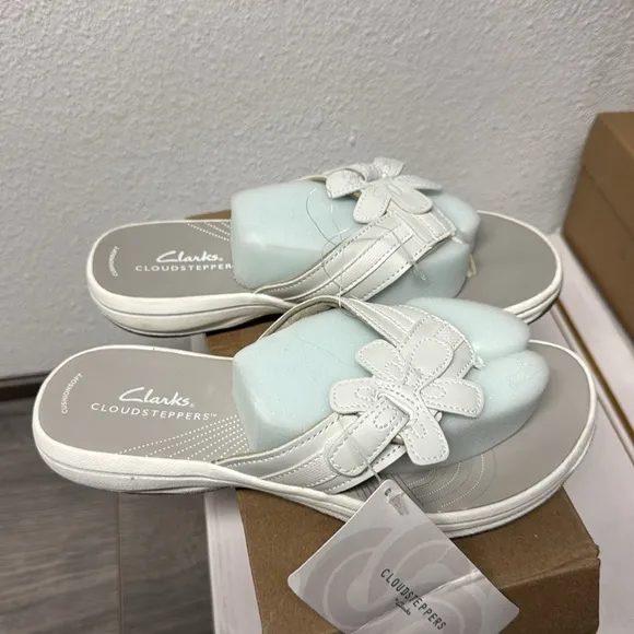 Clarks Women's Cloudsteppers Brinkley Flora Sandals