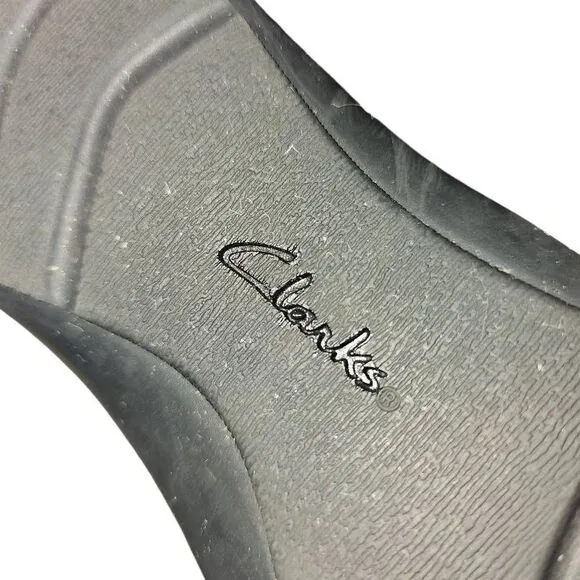Clarks Women's Cora Chai Ankle Black Boots Size 7