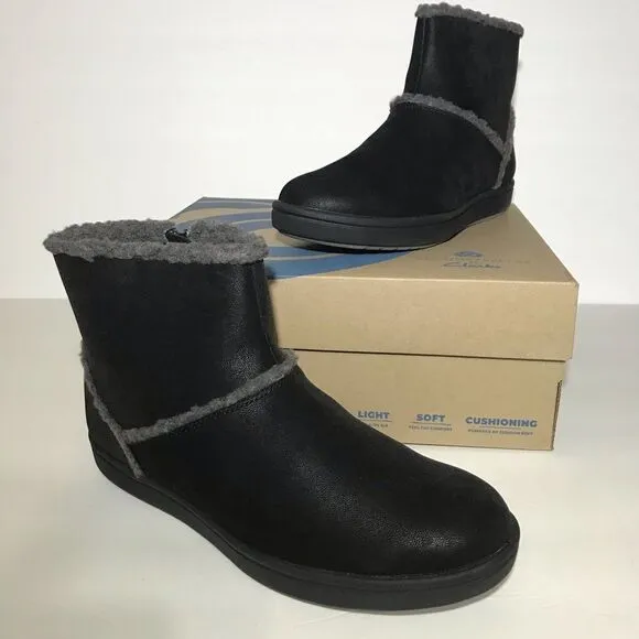 Clarks Cloudsteppers Step Glow Rose Faux Fur Ankle Boots -