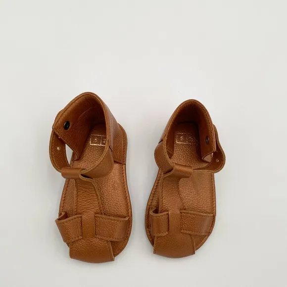Classic ili   Charlie Brown Leather Walker Sandal