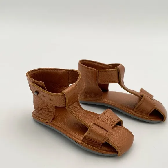 Classic ili   Charlie Brown Leather Walker Sandal