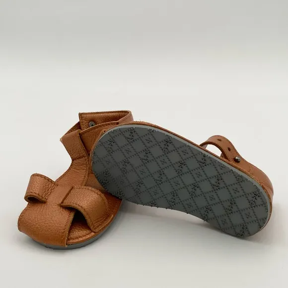 Classic ili   Charlie Brown Leather Walker Sandal