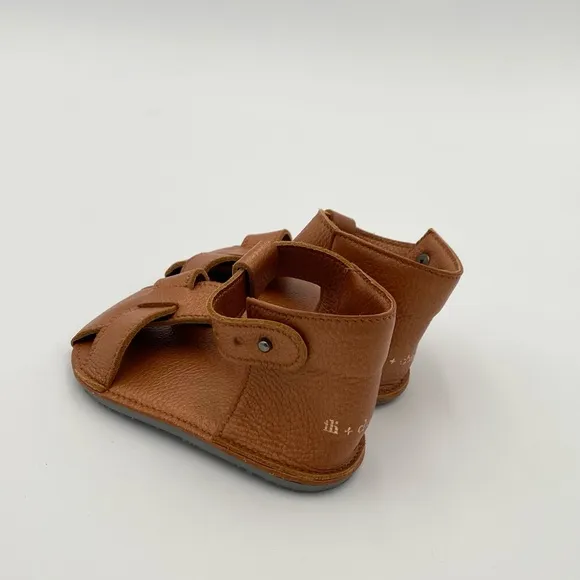 Classic ili   Charlie Brown Leather Walker Sandal