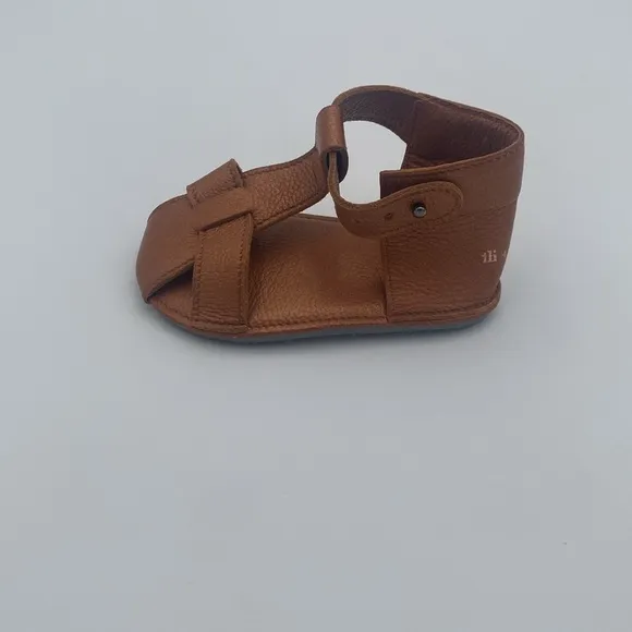 Classic ili   Charlie Brown Leather Walker Sandal