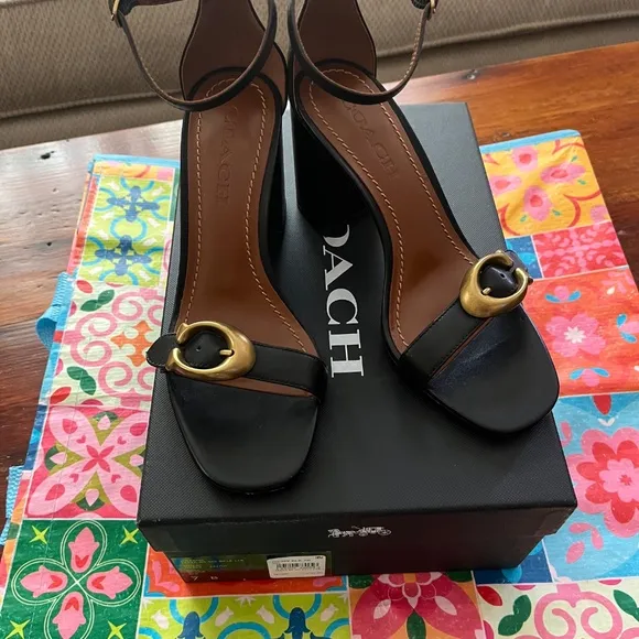 COACH BLACK LEATHER MAYA SANDALS
