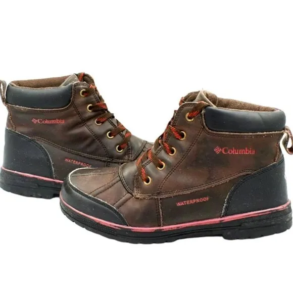 Columbia &quot;Wrangler Peak&quot; Waterproof Mid Top Pink Trim Boots