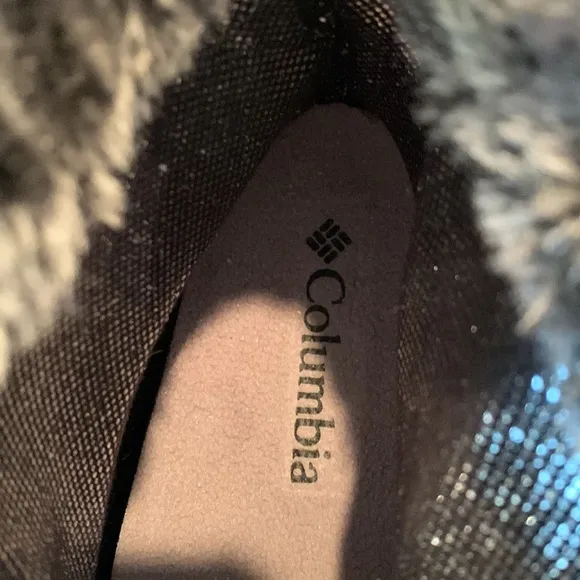 Columbia Heavenly Shorty Omni-Heat Boots, size 10. NIB