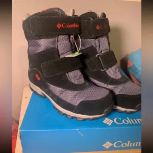 Columbia NEW Youth Size 4 Grey and Black Parkers Peak Boot