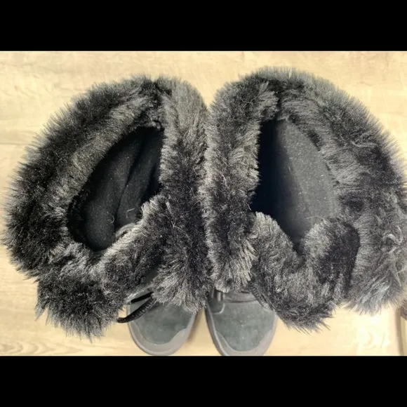 Columbia Women's Ice Maiden II Black Snow Winter Waterproof Fur Boots Size 6