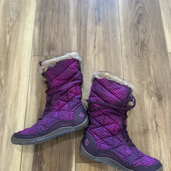 Columbia Women's minx mid faux fur Omni heat boots size 7