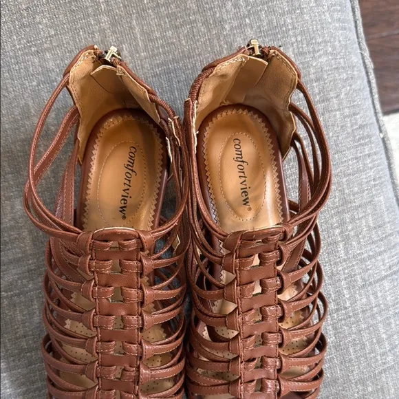 Comfortview Gladiator The Helen Sandal in Cognac