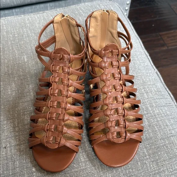 Comfortview Gladiator The Helen Sandal in Cognac